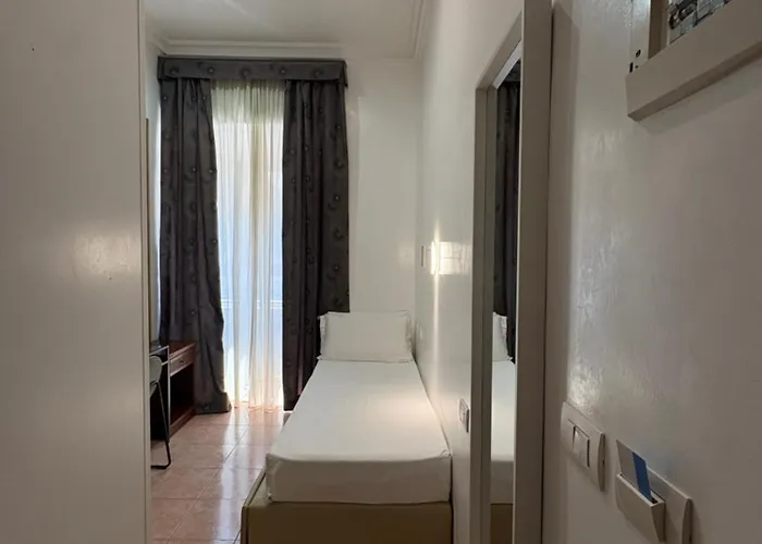 Ciao Hotel *
